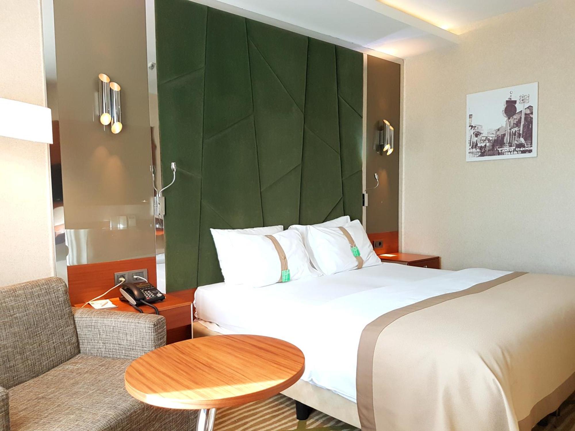 Holiday Inn Gaziantep, an IHG Hotel Buitenkant foto