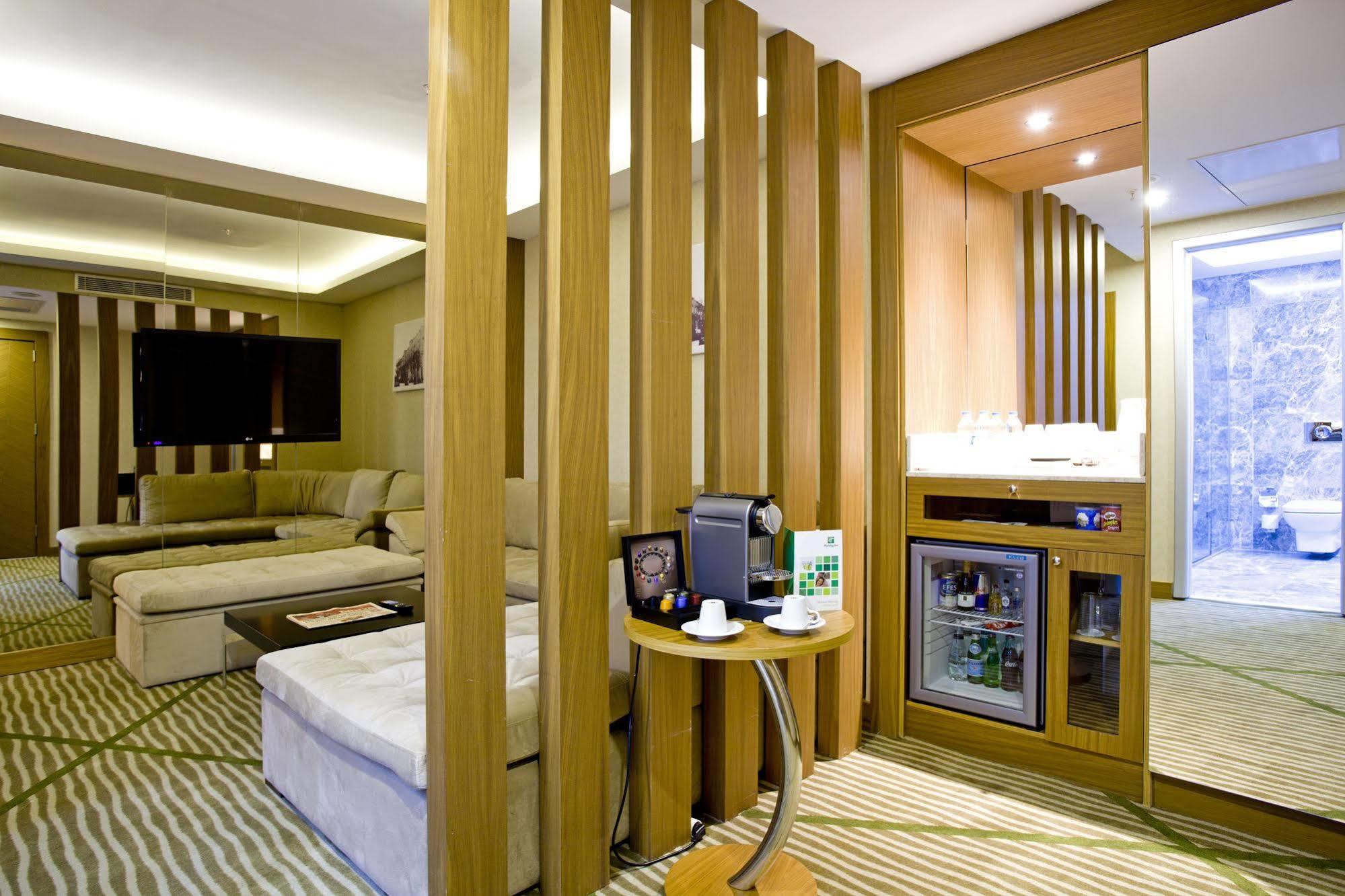 Holiday Inn Gaziantep, an IHG Hotel Buitenkant foto