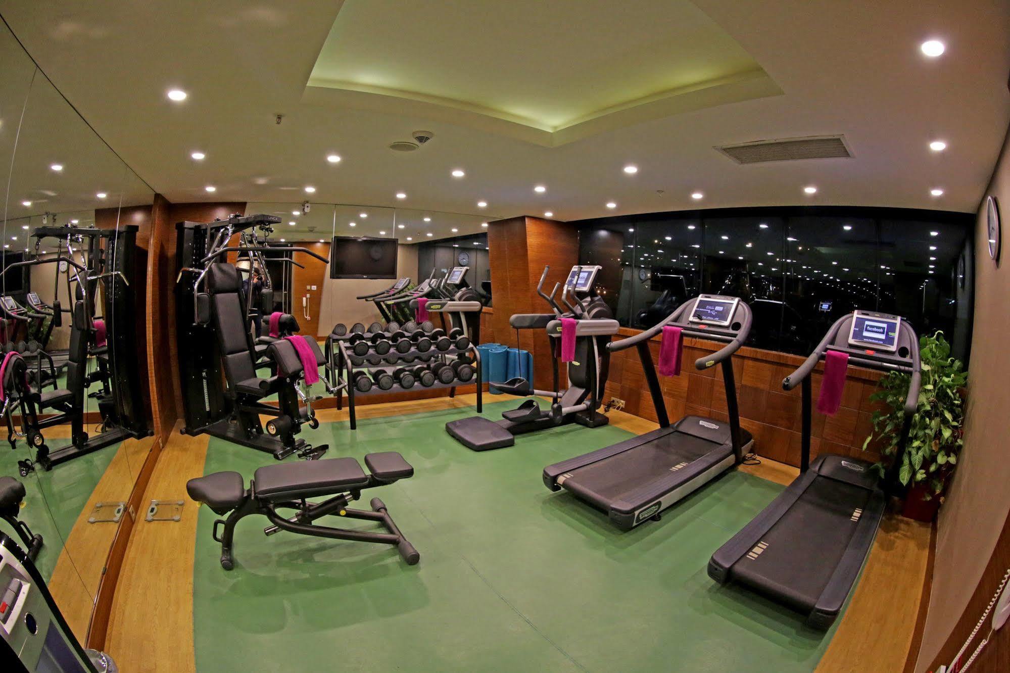 Holiday Inn Gaziantep, an IHG Hotel Buitenkant foto
